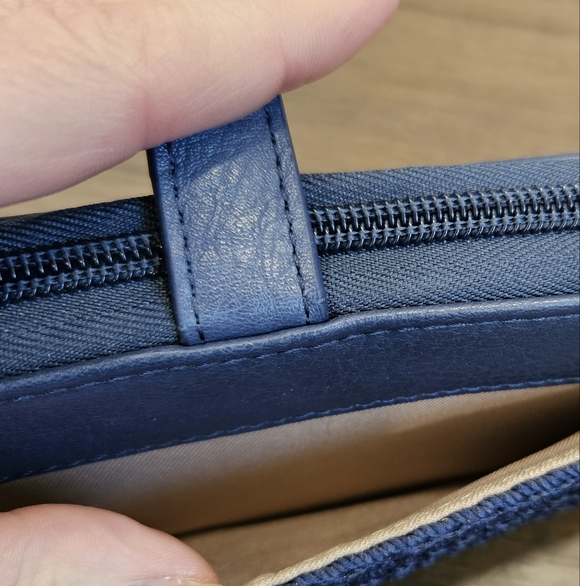 NWOT The Sak Iris Smartphone Crossbody - Picture 10 of 16